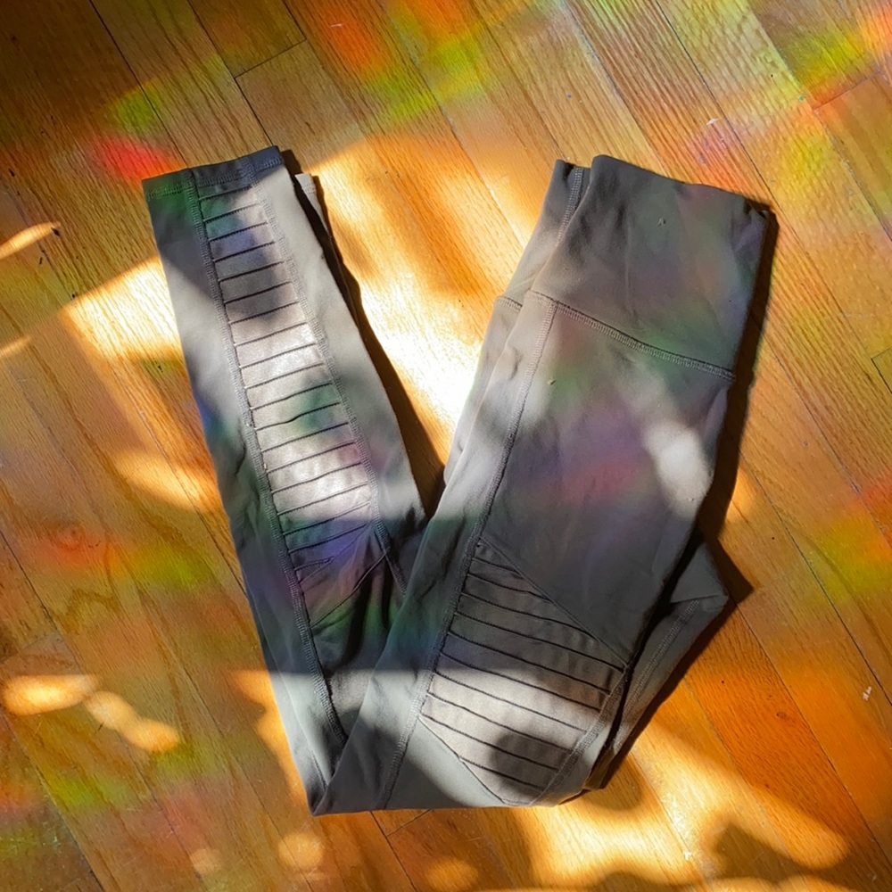 ALO yoga Moto leggings